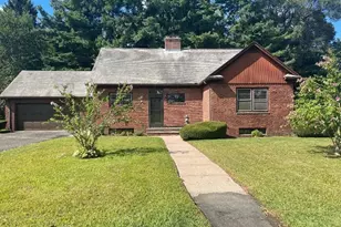 7 Vermont St, Holyoke, MA 01040 - Photo 1