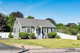 6 Carrington St, Blackstone, MA 01504 - Photo 1