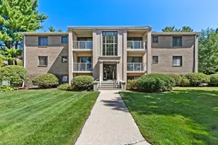 17 Bourbon St, Peabody, MA 01960 - Photo 1