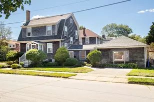 70 Chestnut St, Fairhaven, MA 02719 - Photo 1