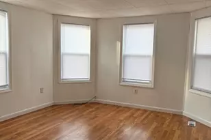 8 E Kendall St, Worcester, MA 01605 - Photo 1