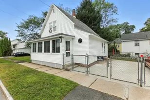 2 Lyons St, Springfield, MA 01151 - Photo 1