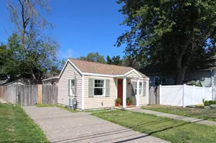 28 Elm St, Salisbury, MA 01952 - Photo 1