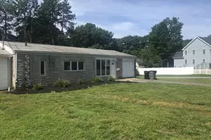 5 Leslie Rd, Framingham, MA 01702 - Photo 1