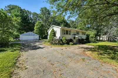 385 River Rd, Uxbridge, MA 01569 - Photo 1
