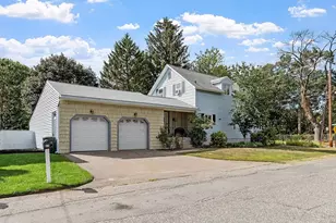 89 Benjamin St, Leominster, MA 01453 - Photo 1