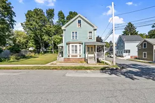 26 Oakland St, Newburyport, MA 01950 - Photo 1