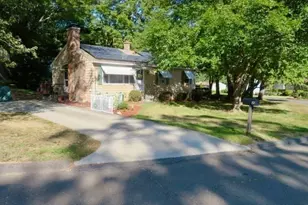 20 Meadowbrook Dr, Easthampton, MA 01027 - Photo 1