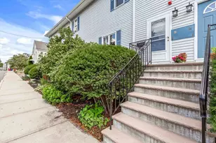 23 Waverly Pl, Melrose, MA 02176 - Photo 1