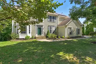 25 Poplar St, Grafton, MA 01560 - Photo 1