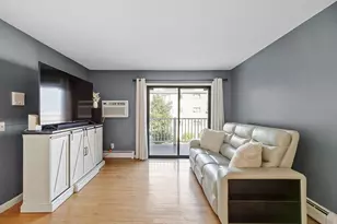 37 Hosmer St, Marlborough, MA 01752 - Photo 1