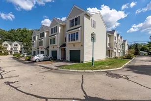 33 Groveland Commons Way, Groveland, MA 01834 - Photo 1