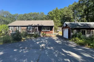 28 Lindbergh St, Clinton, MA 01510 - Photo 1