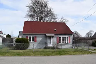 34 Doolittle Ct, Somerset, MA 02725 - Photo 1