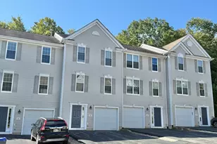 28 Daffodil Ct, Grafton, MA 01560 - Photo 1