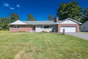 46 North St, Hatfield, MA 01038 - Photo 1