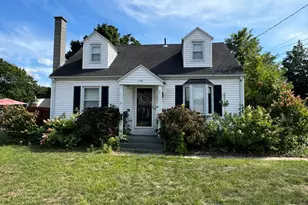 129 Edgewood Ave, Chicopee, MA 01013 - Photo 1