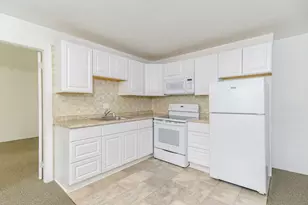 79 School St, Webster, MA 01570 - Photo 1