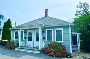 32 Roosevelt Ave, Hull, MA 02045 - Photo 1