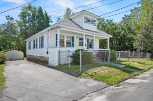 31 Castine St, Worcester, MA 01606 - Photo 1