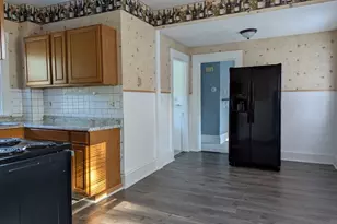 37 Linden St, Rockland, MA 02370 - Photo 1