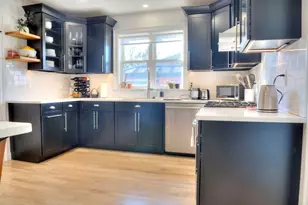 37 Putnam St, Somerville, MA 02143 - Photo 1