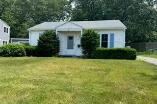 71 White Birch Ave, Chicopee, MA 01020 - Photo 1