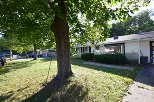 31 Pontiac Rd, Brockton, MA 02302 - Photo 1