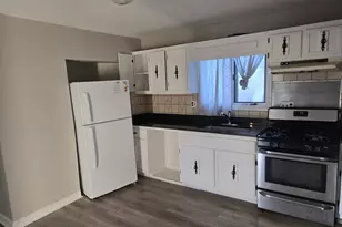 19 Halford Pl, Lynn, MA 01902 - Photo 1