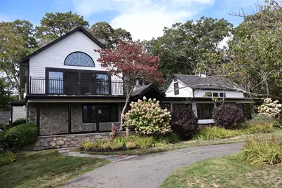 3 Williams Ter, Swampscott, MA 01907 - Photo 1