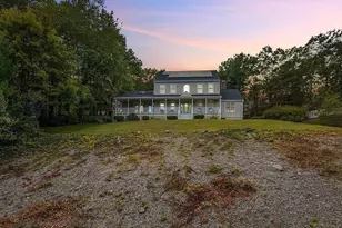 10 Cliff Dr, Plainville, MA 02762 - Photo 1