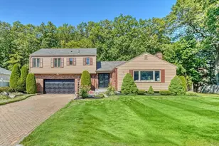 118 N Woodcrest Dr, Melrose, MA 02176 - Photo 1