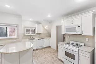 31 Hunting St, Cambridge, MA 02141 - Photo 1