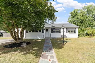 20 McKenney Cir, Andover, MA 01810 - Photo 1