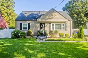 156 Gardens Dr, Springfield, MA 01119 - Photo 1