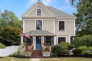 106 School St, Groveland, MA 01834 - Photo 1