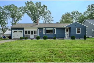 121 W Crystal Brook Dr, Springfield, MA 01118 - Photo 1