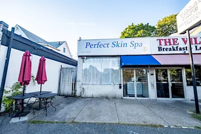 719 Washington St #1, Newton, MA 02458 - Photo 1