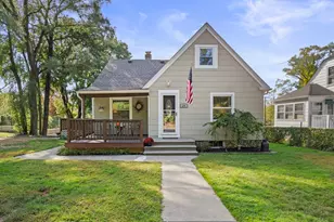 24 Linwood St, Oxford, MA 01540 - Photo 1