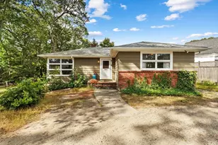 8 Everett St, Wakefield, MA 01880 - Photo 1