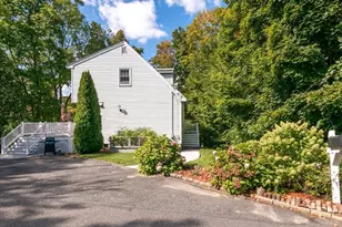 17 Sunnyside Rd, Woburn, MA 01801 - Photo 1