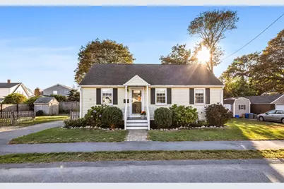 13 Parsons Dr, Beverly, MA 01915 - Photo 1