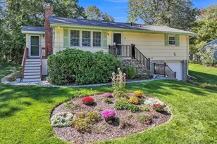 35 Laurelwood Rd, Rutland, MA 01543 - Photo 1