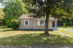 43 Pleasantview St, Ludlow, MA 01056 - Photo 1