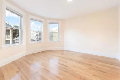 52 Roslyn #2, Salem, MA 01970 - Photo 1