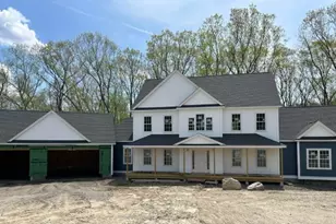 135 Windstone Dr, Northbridge, MA 01534 - Photo 1