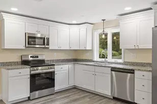 20 Townsend St, Pepperell, MA 01463 - Photo 1