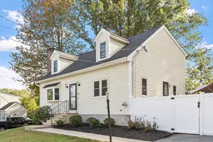 112 Overlook Dr, Leominster, MA 01453 - Photo 1