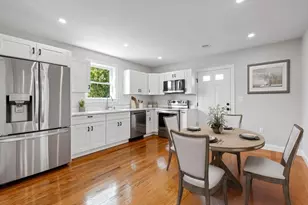 8R Elm St, Peabody, MA 01960 - Photo 1