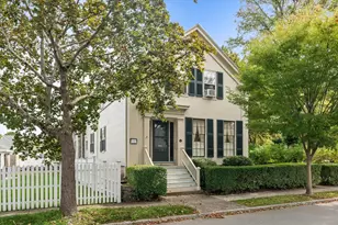 121 Green St, Fairhaven, MA 02719 - Photo 1